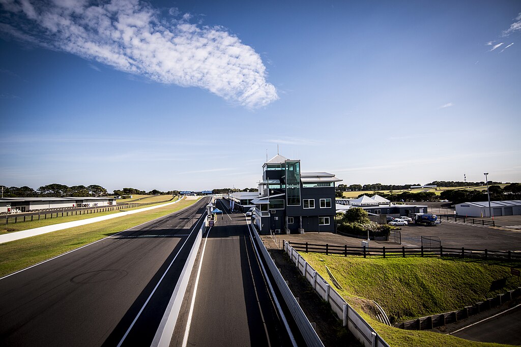 MotoGP to move Australian race to Adelaide